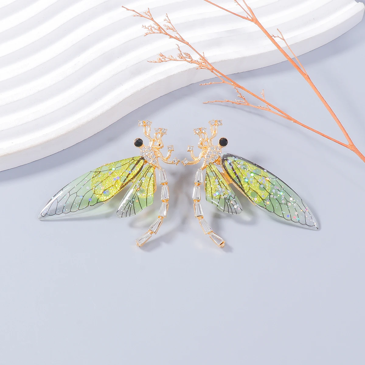 Новинка 2024 трендовые красочные серьги в виде стрекозы из акриловой смолы с