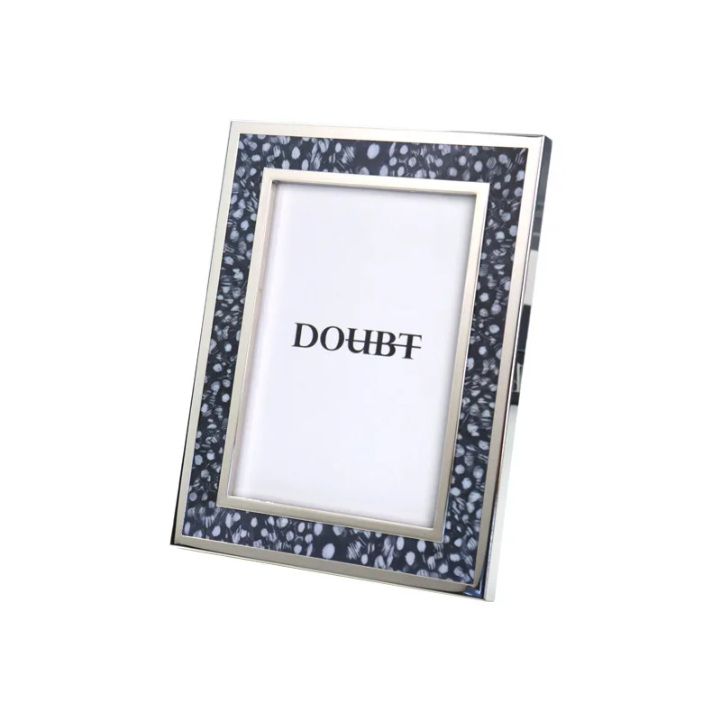 

6/7 дюймовая Современная креативная металлическая фоторамка с перьями, индивидуальная настольная, для гостиной, модель украшения комнаты