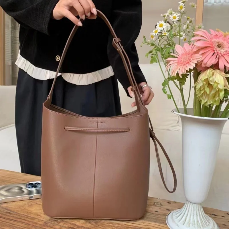 

Free Shiping items New niche women simple and large capacity portable high-quality leather cross body bucket bag[YS2023.12.13.2]