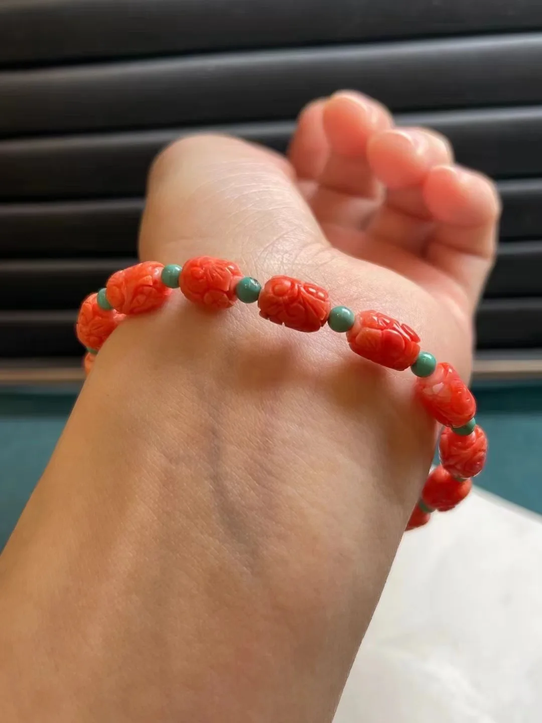 Натуральные 100% Реальные Красные зернистые нефритовые резные браслеты с бусинами