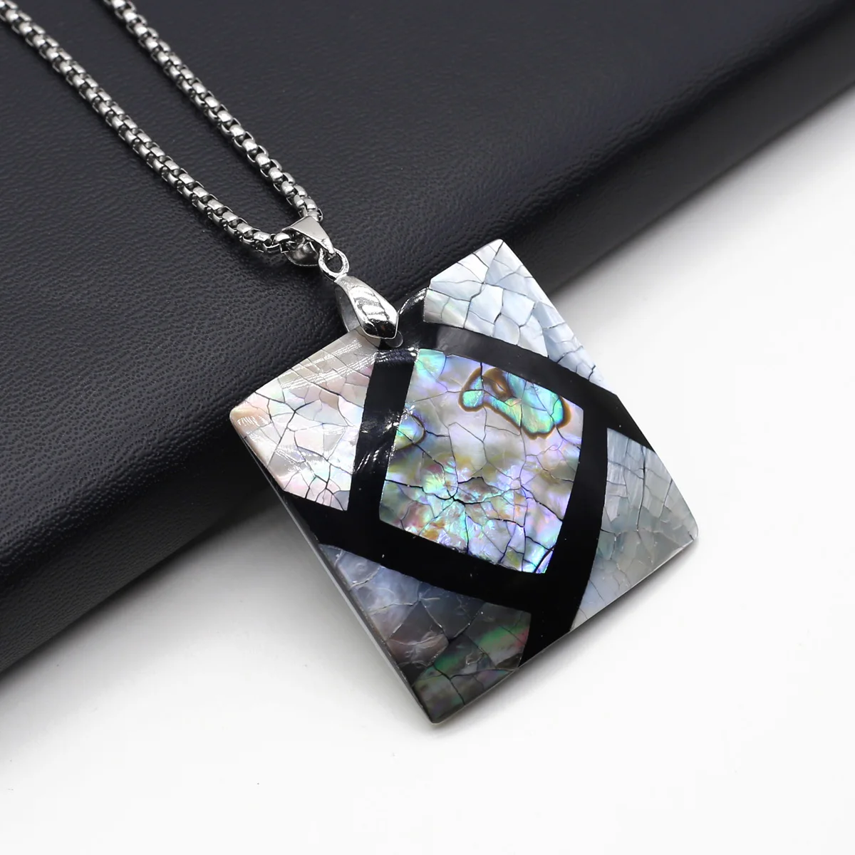 

Fine Natural Abalone Pearl Shell Pendant Necklaces Square Shape Shell Good Quality for Women Necklace Jewelry Party Gifts