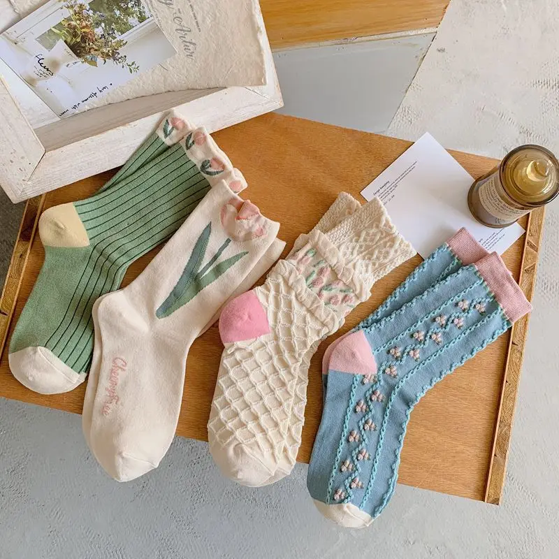 

New autumn and winter forest tulip all-match ladies piles of socks flower series cute mid-tube kawaii socks for women