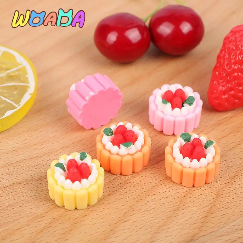 

5PCS Dollhouse Miniature Food Cute Simulation Small Cream Cake For Blyth Barbies Doll Miniature Accessories