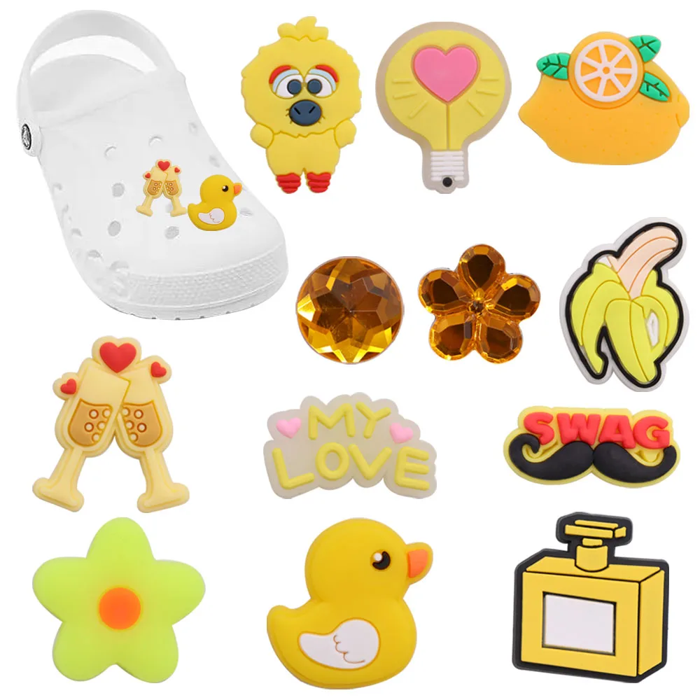 

Mix 50PCS PVC Croc Jibz Lemon Bulb Champagne Beard Flower Duck Banana Hole Slipper Decoration Garden Shoes Ornaments Xmas Gifts