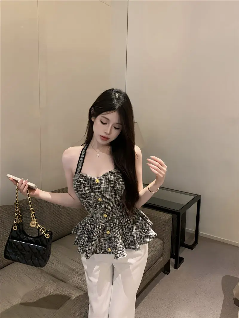 Женская трикотажная клетчатая блуза с открытыми плечами