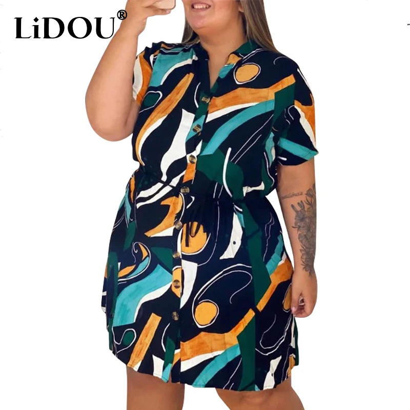 Женское платье-рубашка с коротким рукавом