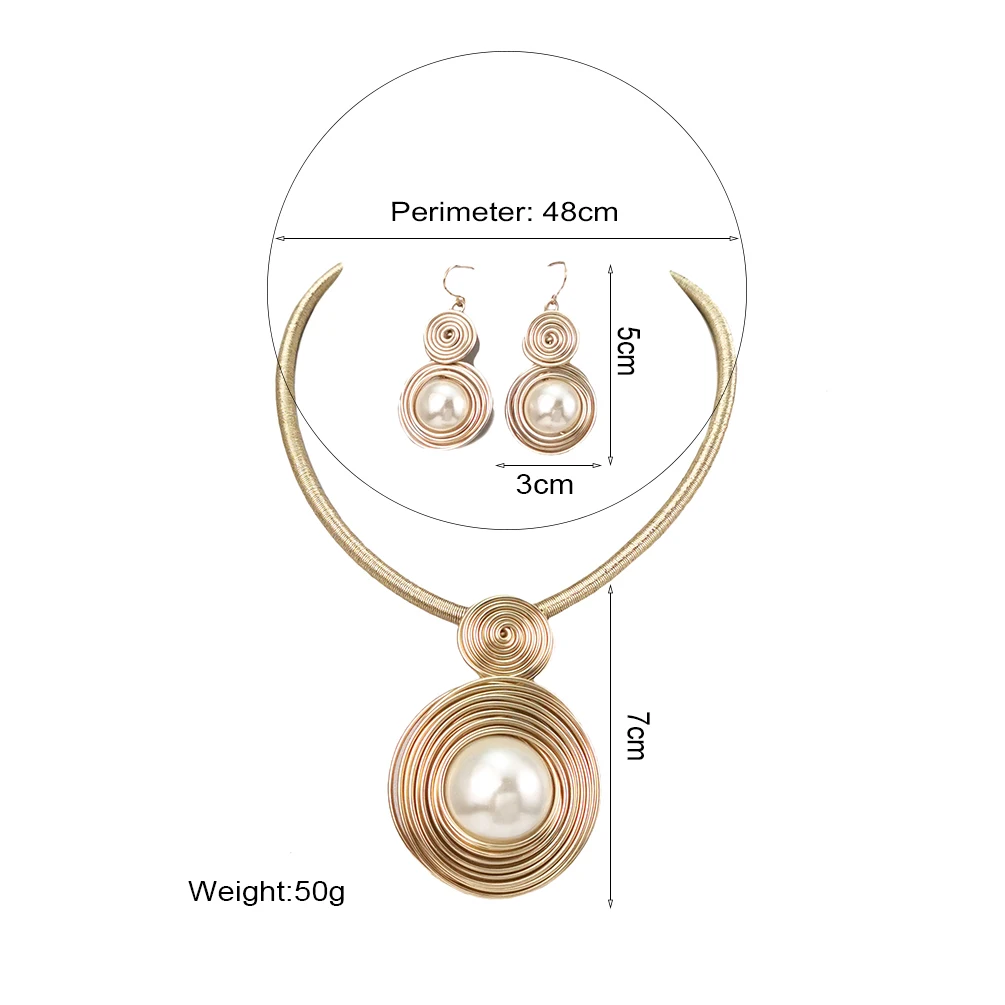 Женский ювелирный комплект из колье и серёг сплава