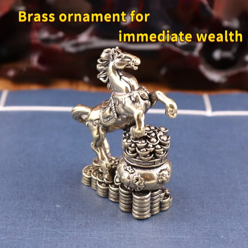 Латунная статуэтка лошади