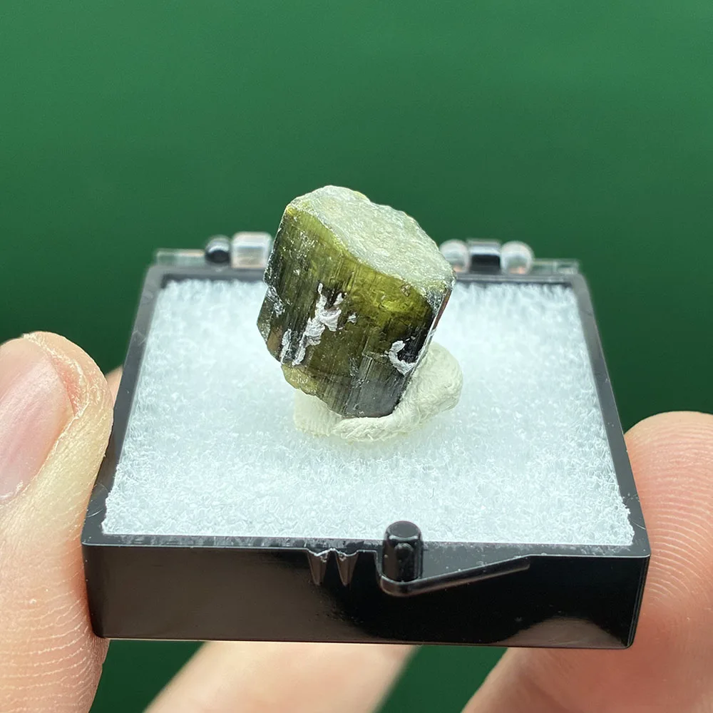 

Натуральный турмалин, камень, 1 шт.