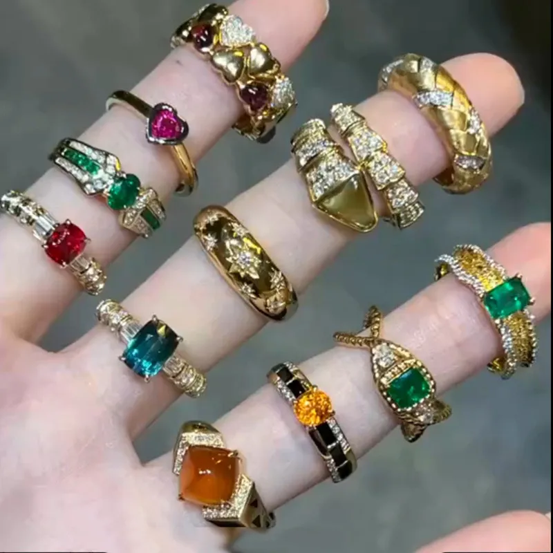 Женское Винтажное кольцо со змеиным камнем