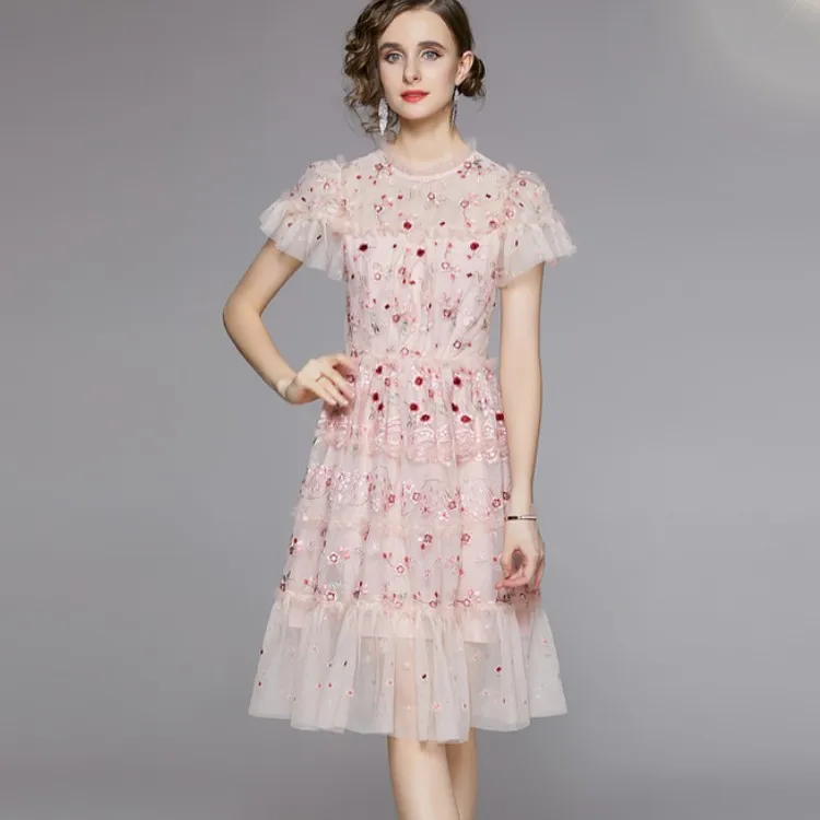 

Летнее модное милое Тюлевое Сетчатое платье с цветочной вышивкой, женское Облегающее кружевное платье с круглым вырезом и коротким рукавом и оборками, платья