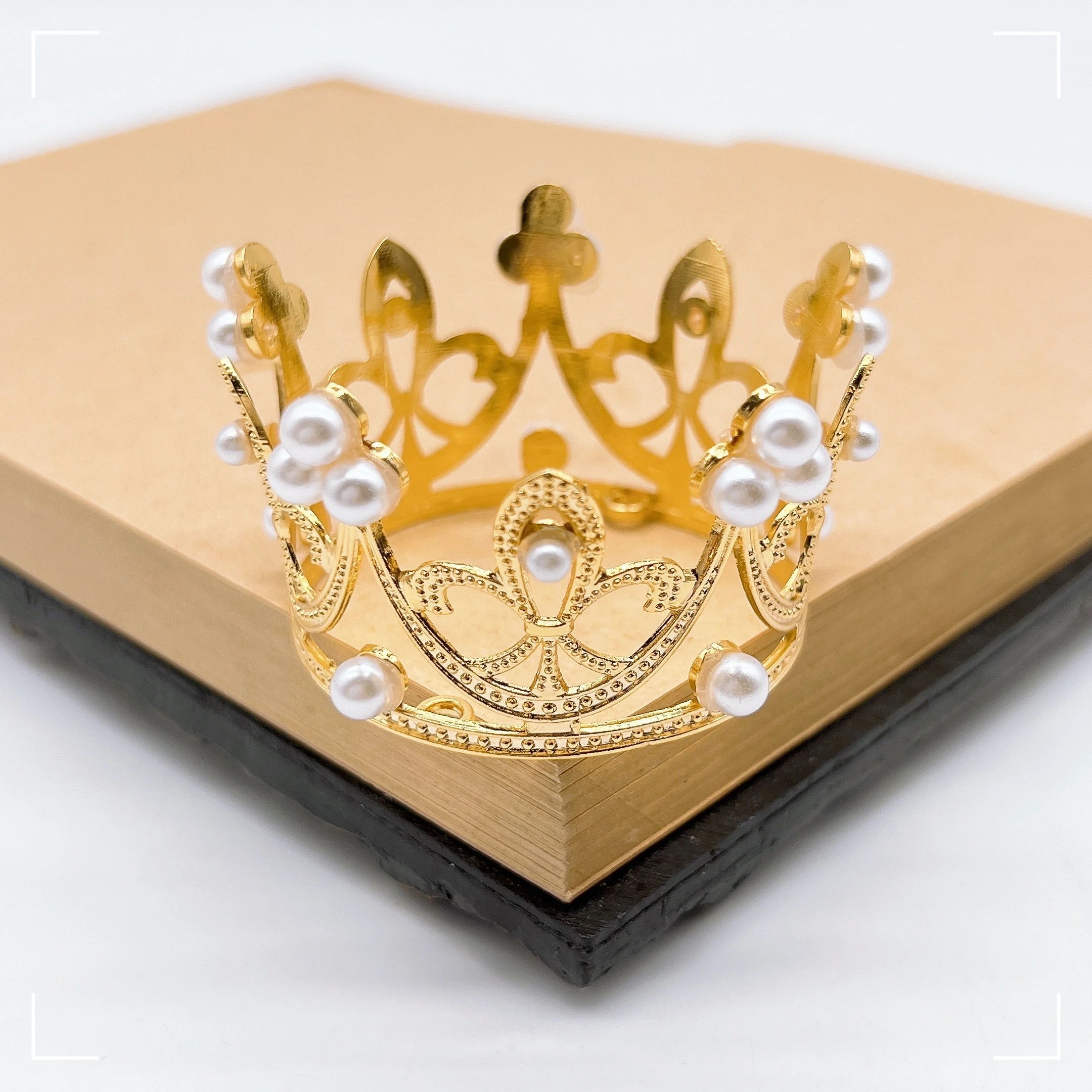 

Мини корона для торта из металла