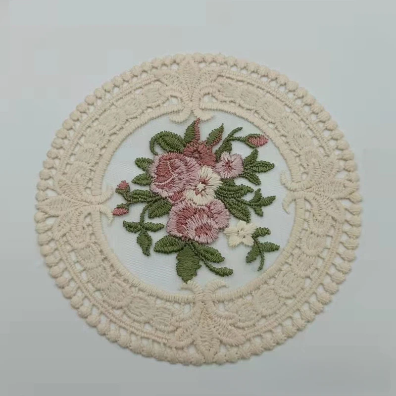 

Кружевная скатерть белая 31*43 см