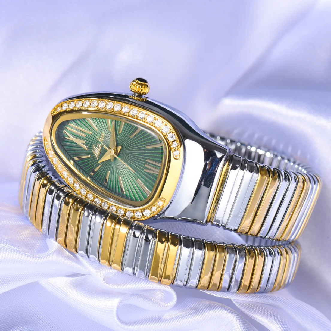 Enlarge MISSFOX Snake Head Woman Wristwatch Gold And Silver Bracelet Watches Lady Green Dial Diamond Fashion Party Women Quartz Watches