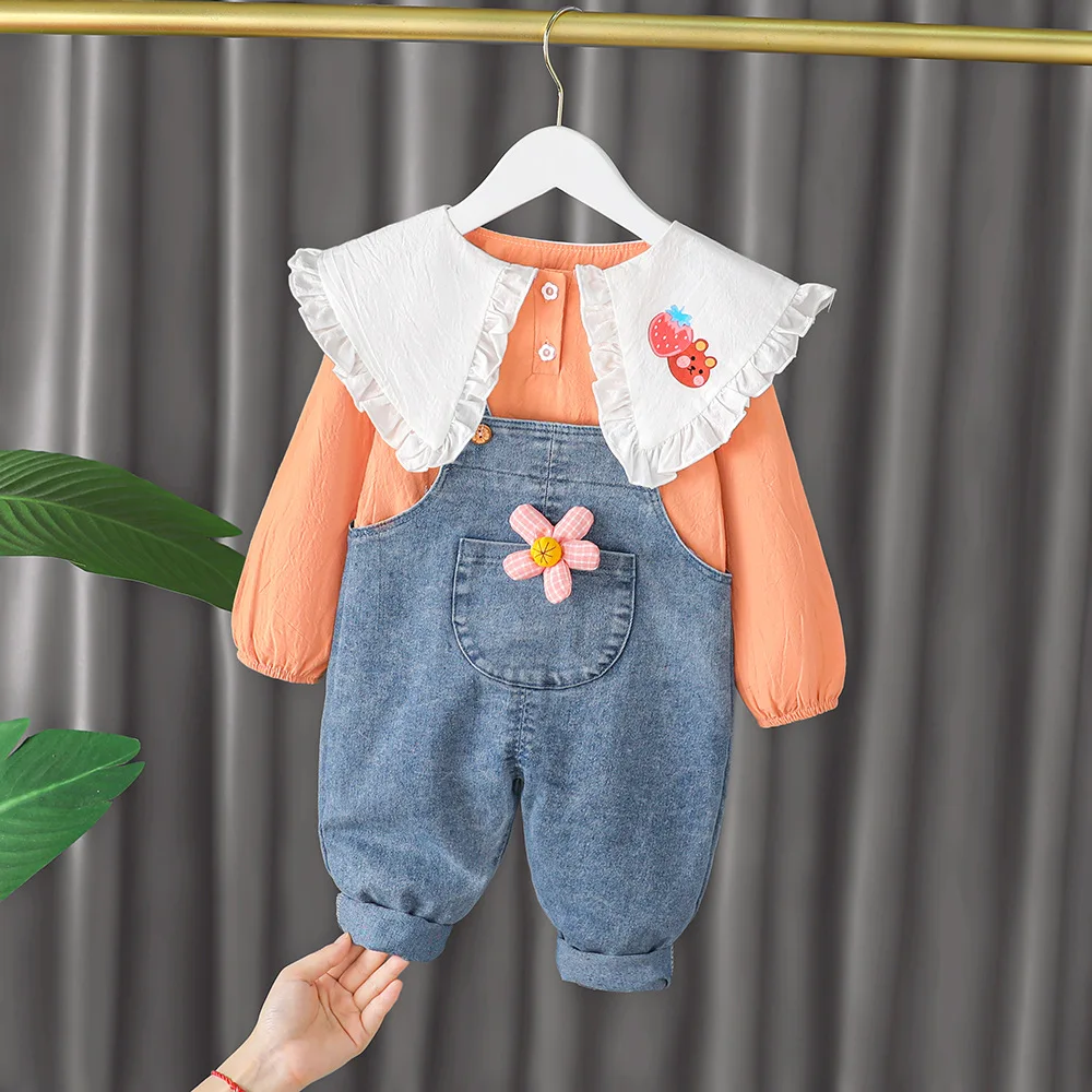 

Милый комбинезон для малышей, новинка 2022, Весенняя мультяшная рубашка + синий джинсовый комбинезон, костюмы из 2 предметов, милая Одежда для девочек, наряды