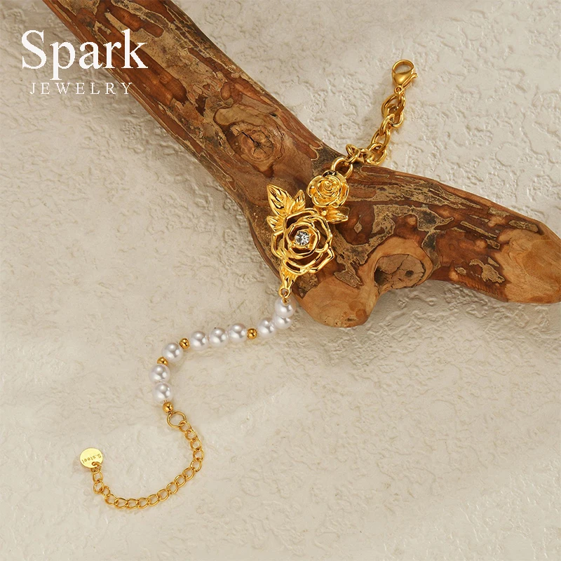 Изысканный жемчужный браслет Spark с цветком из нержавеющей стали золотого цвета