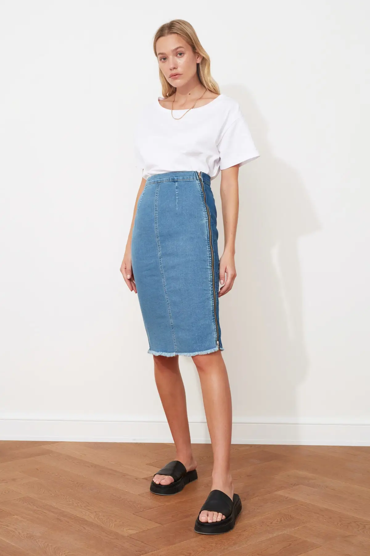 Джинсовая юбка с цветными вставками на молнии TWOSS20ET0060|Женские юбки| |