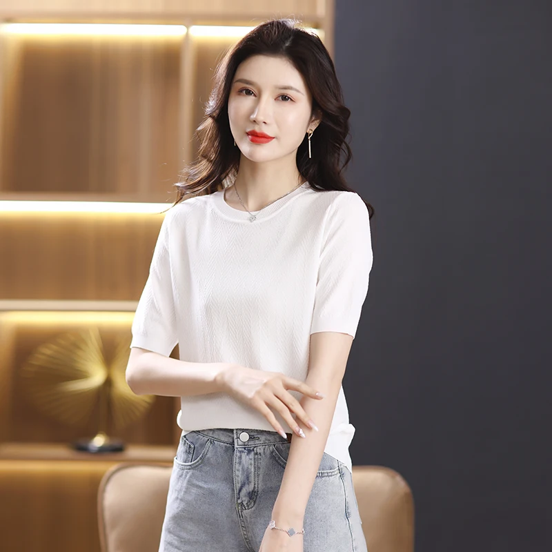 

Get Ready for Summer: Women's Knit Short-Sleeved Top with Ice Silk Material for a Comfortable and Stylish Look Simple Design