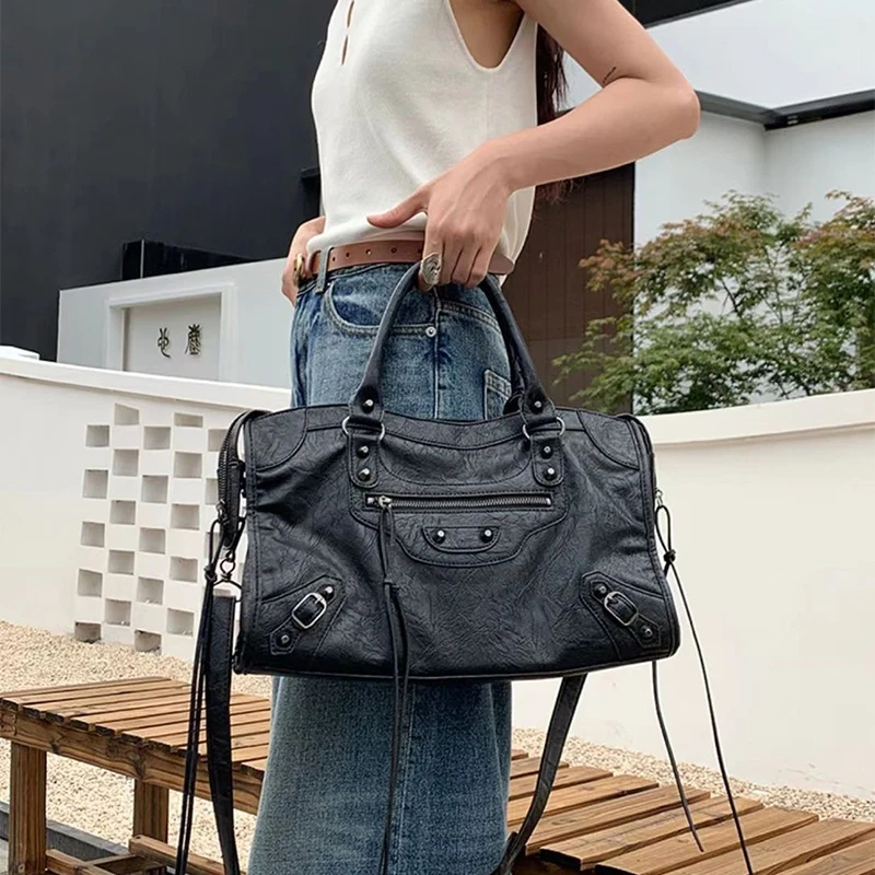 

Unisex Rivet Handbag Black Large Capacity Y2K Versatile Leather Shoulder Bag Pu Retro Harajuku Casual Fashion Crossbody Bags
