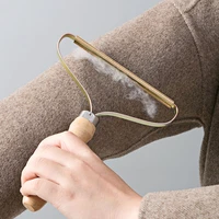 manual double blade lint remover trimmer shaving simple woolen coat shaving device machine wooden cloth portable lint remover