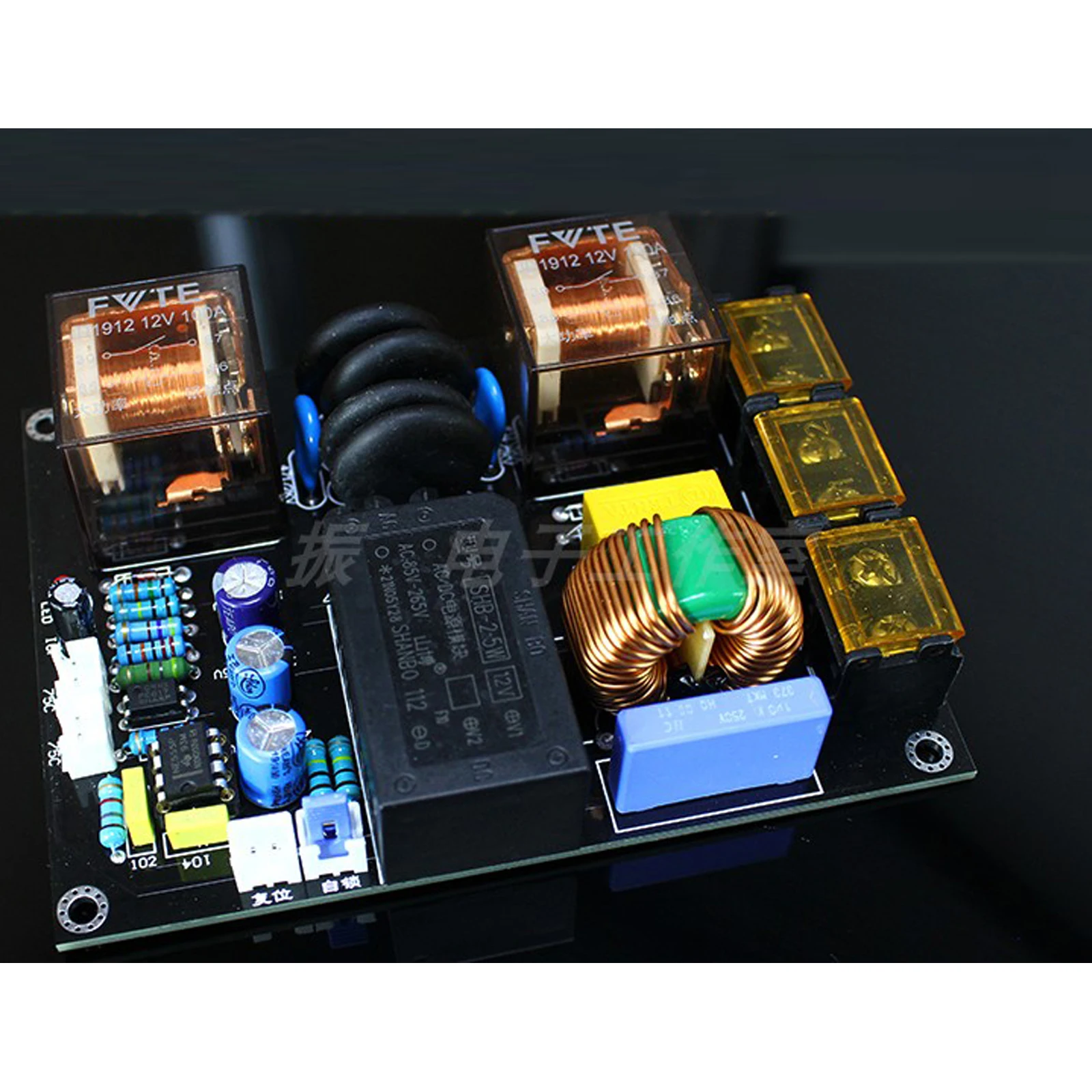 Усилитель мощности EMI Фильтрация плюс интегрированная плата плавного пуска