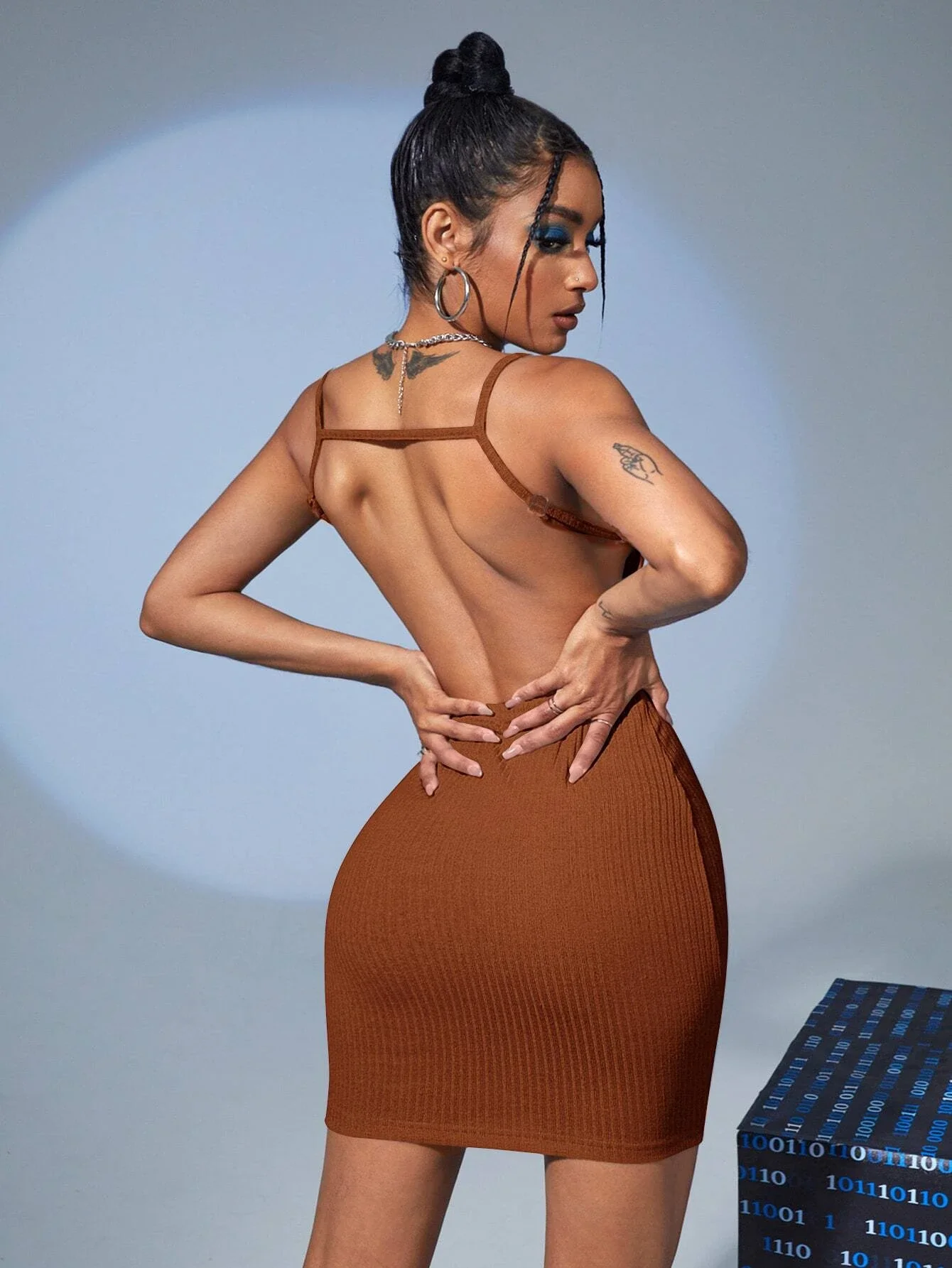 

Solid Ribbed Knit Backless Bodycon Dress