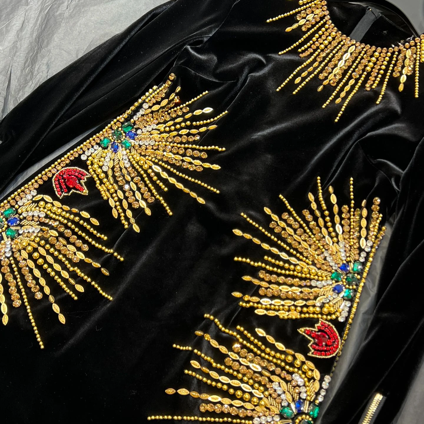 Рисунок 4 - Женское мини-платье с длинными рукавами