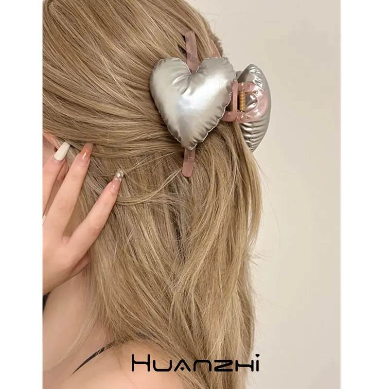 

Silver Color Love Red Large Heart Hair Claws for Women Korean Trendy Summer Jewelry HUANZHI 2023 NEW INS Cyberpunk Shark Clip