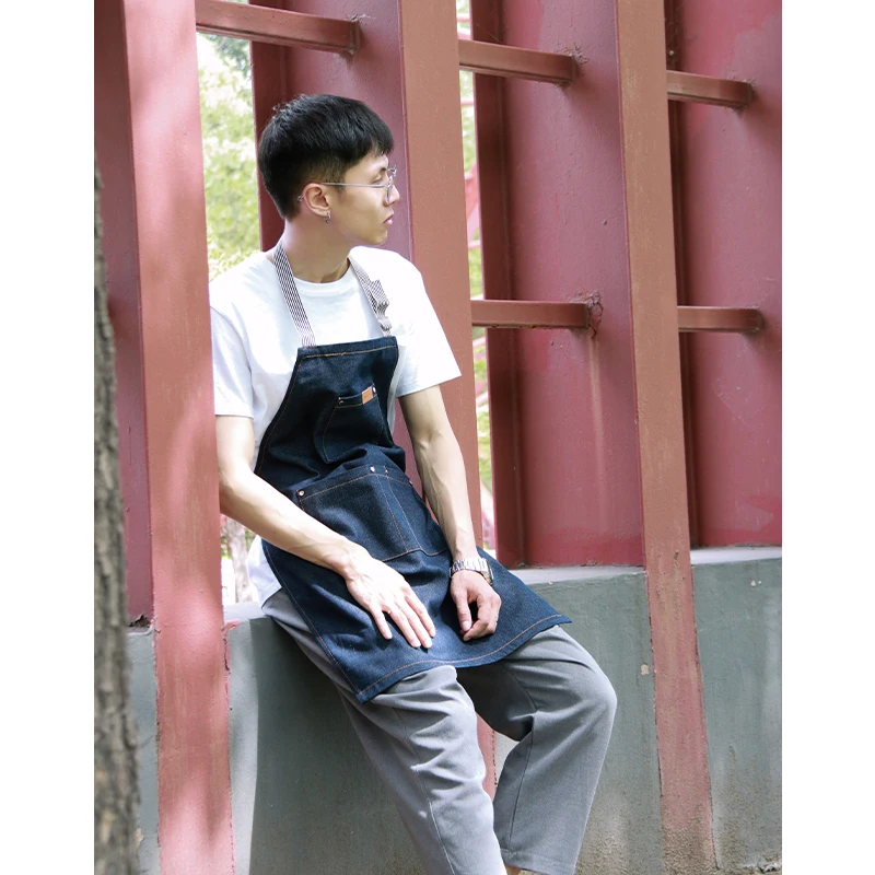 

Hanging neck denim apron custom logo painting cafe baker milk tea shop men and women with the same style catering work clothes