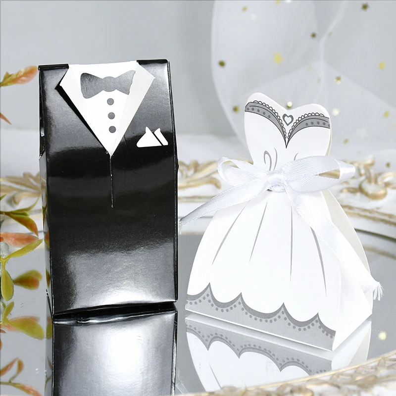 

10pcs Bride And Groom Dresses Candy Box Wedding Favors Paper Box Guest Gifts Bag with Ribbon Engagement Wedding Party Decoration