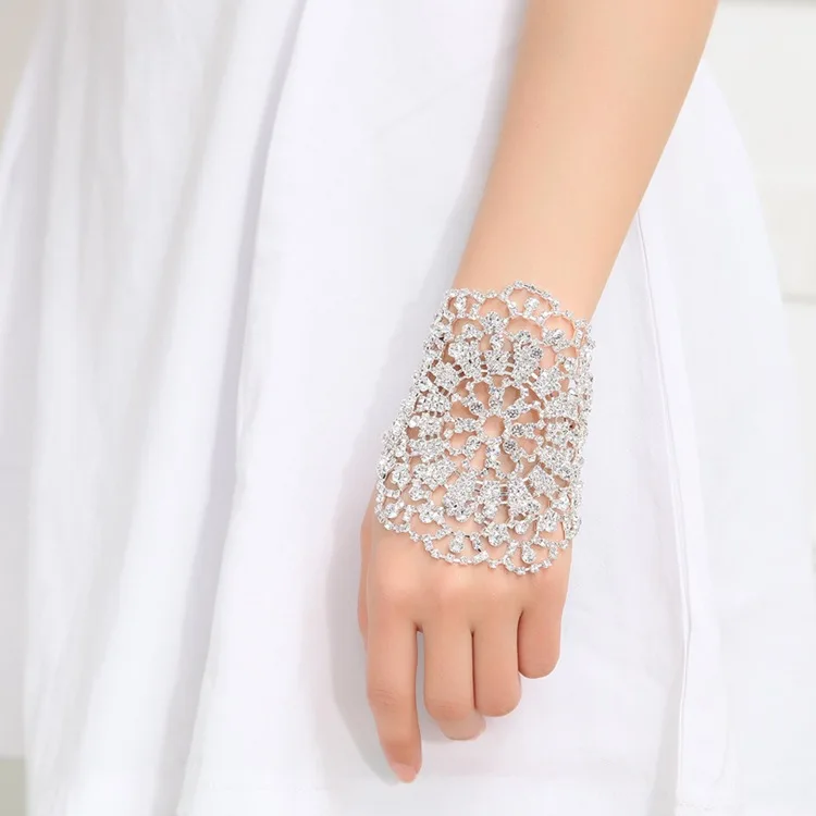 

Korean version bridal bracelet arm chain Bridal ornaments wedding dress accessories