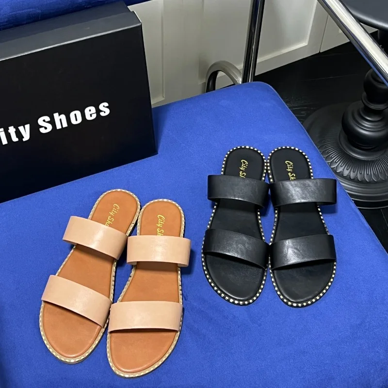 2023 New Summer Internet Popular Versatile Popular Flat Bottom Beach Women's Shoes French Sandals and Slippers