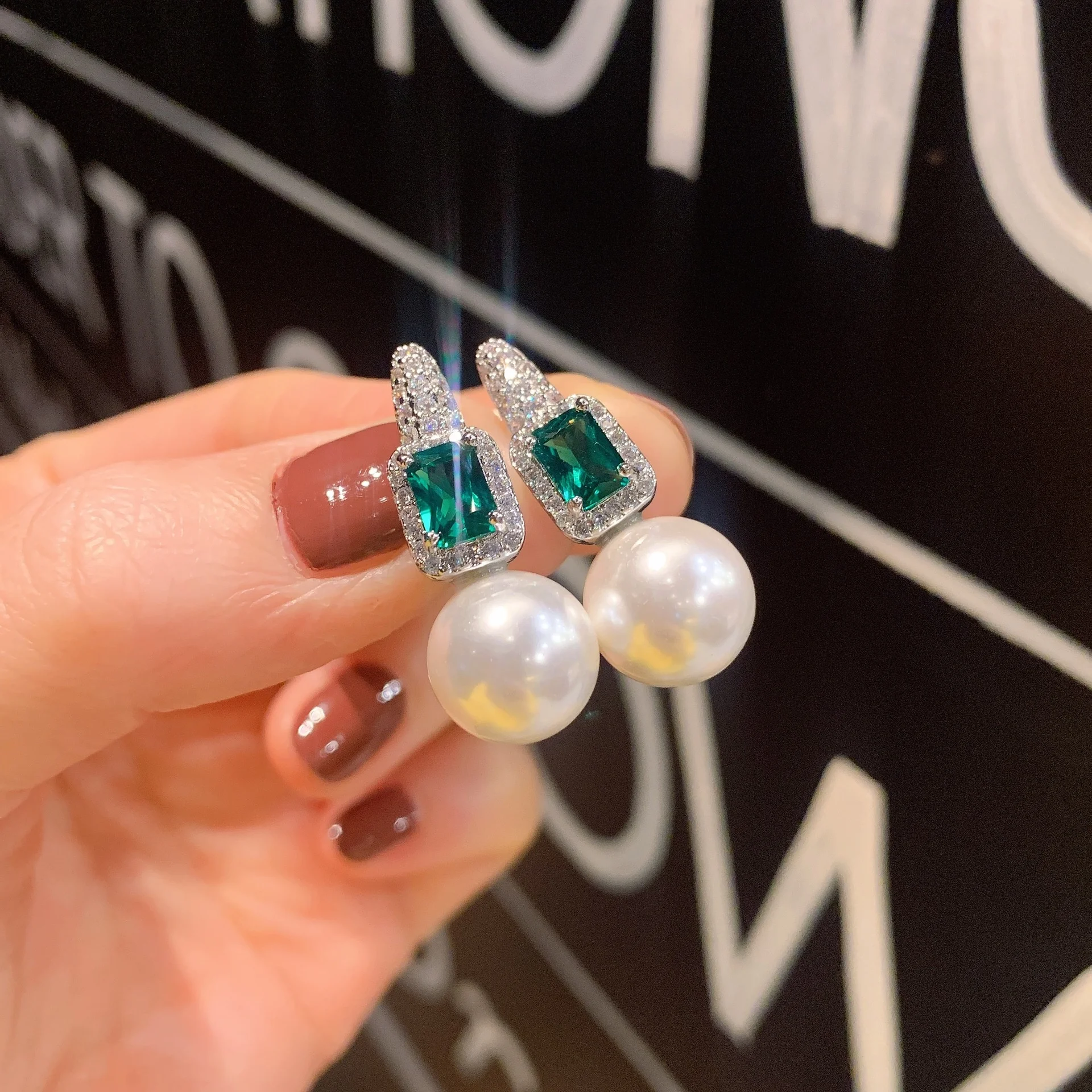 

brand genuine Luxury real jewels Tiktok Live Broadcast New Green Colorful Treasure Australian Pearl Female Fairy Fritillaria Ear
