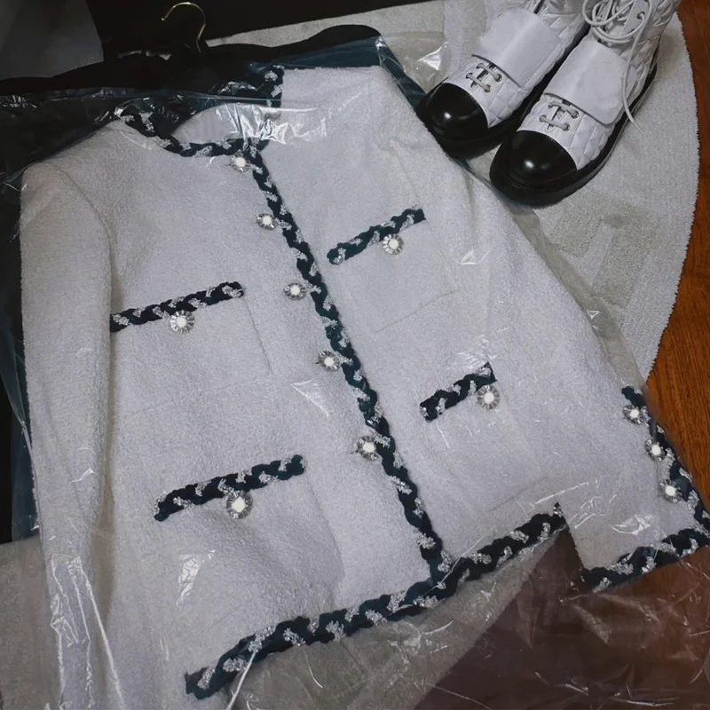 

Новинка Весна 2023, белый цвет, маленькая Очаровательная ветровка, контрастные цвета, толстый твидовый век, снижение весны, универсальное кружево, мягкий твидовый