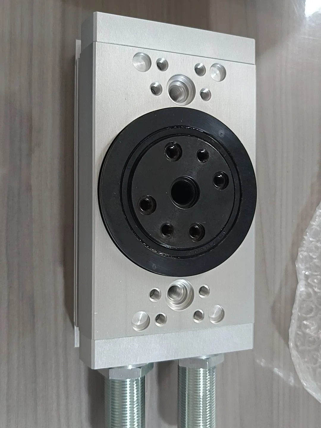 Фото Полукруглый направляющий элемент FESTO DRRD-32-180-FH-Y9A, Германия №3