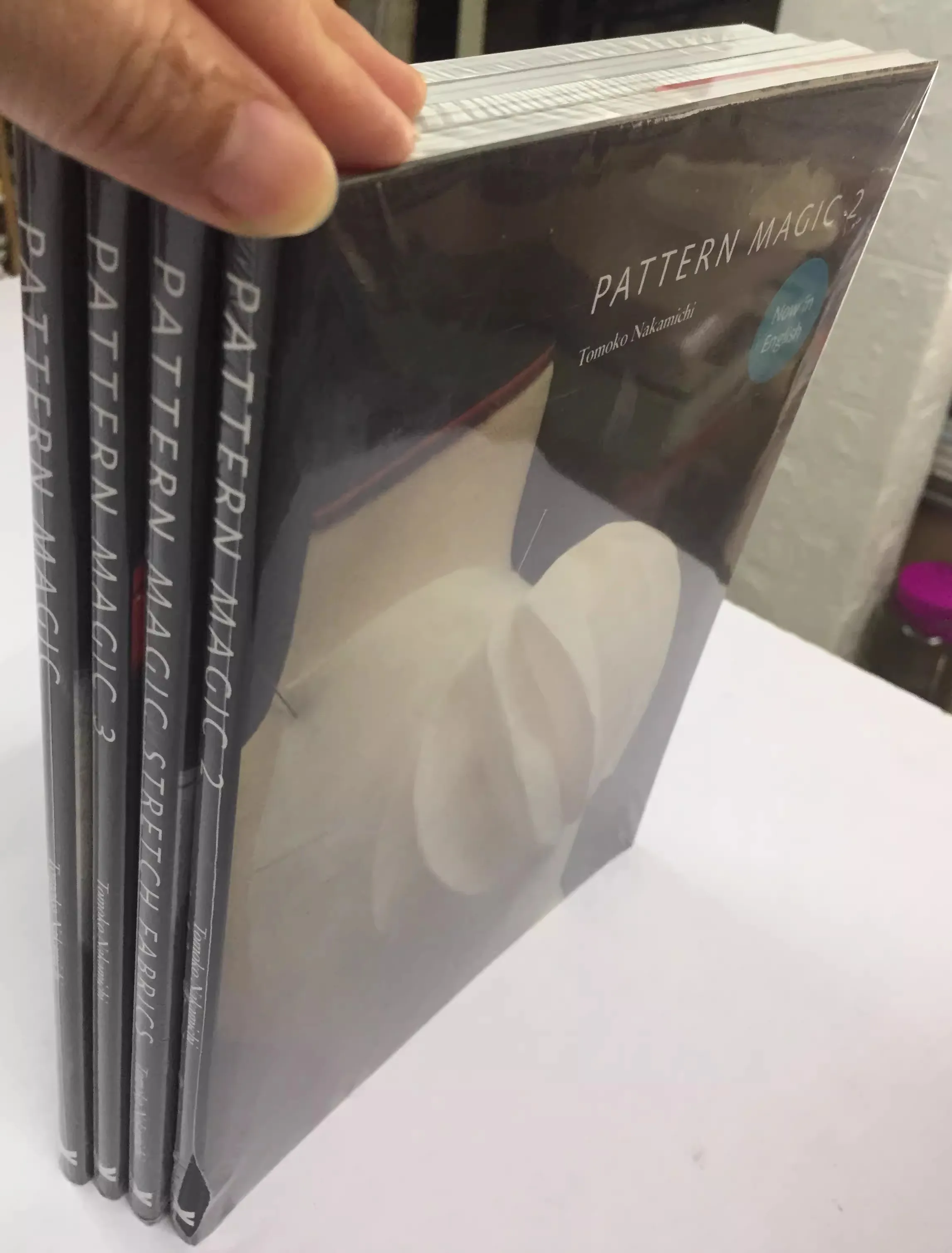 Фото 4 книги/набор, английский Tomoko Nakamichi, волшебные книги с узором, том 1–4 эластичных тканей, дизайн резки одежды, учебная книга №5