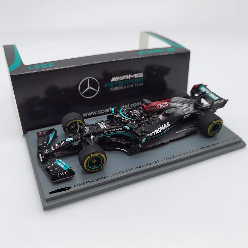 

Spark 1:43 2021 Benz AMG Petronas Formula One Team F1 W12 E Performance Winner Spanish Resin Simulation Model Car