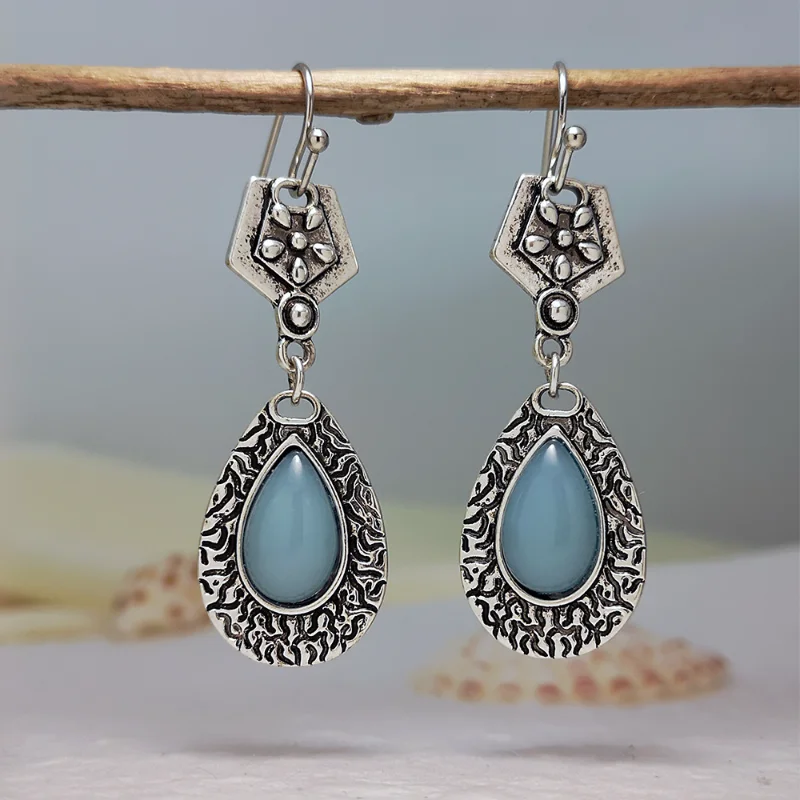 

Boho Creative Carved Moonlight Opal Ears Vintage Exaggerated Earrings Women's Party Earrings Jewelry Earrings for women