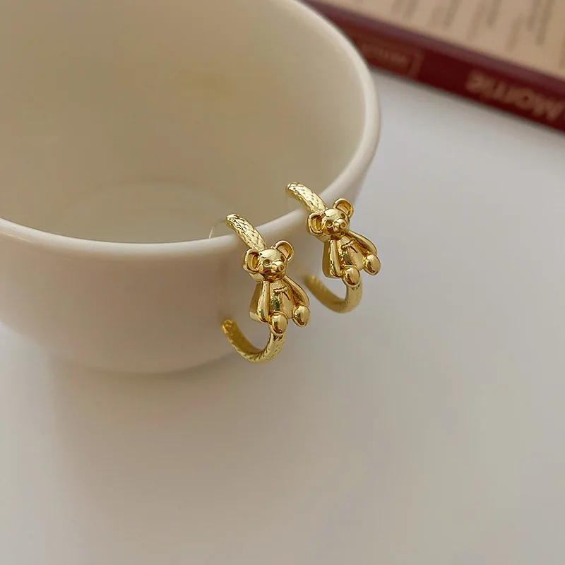 

Funny Gold Silver Color Metallic Cartoon Bear Earring for Women Female Large C Shape Animal Hoop Earrings Daily Holiday Jewelry