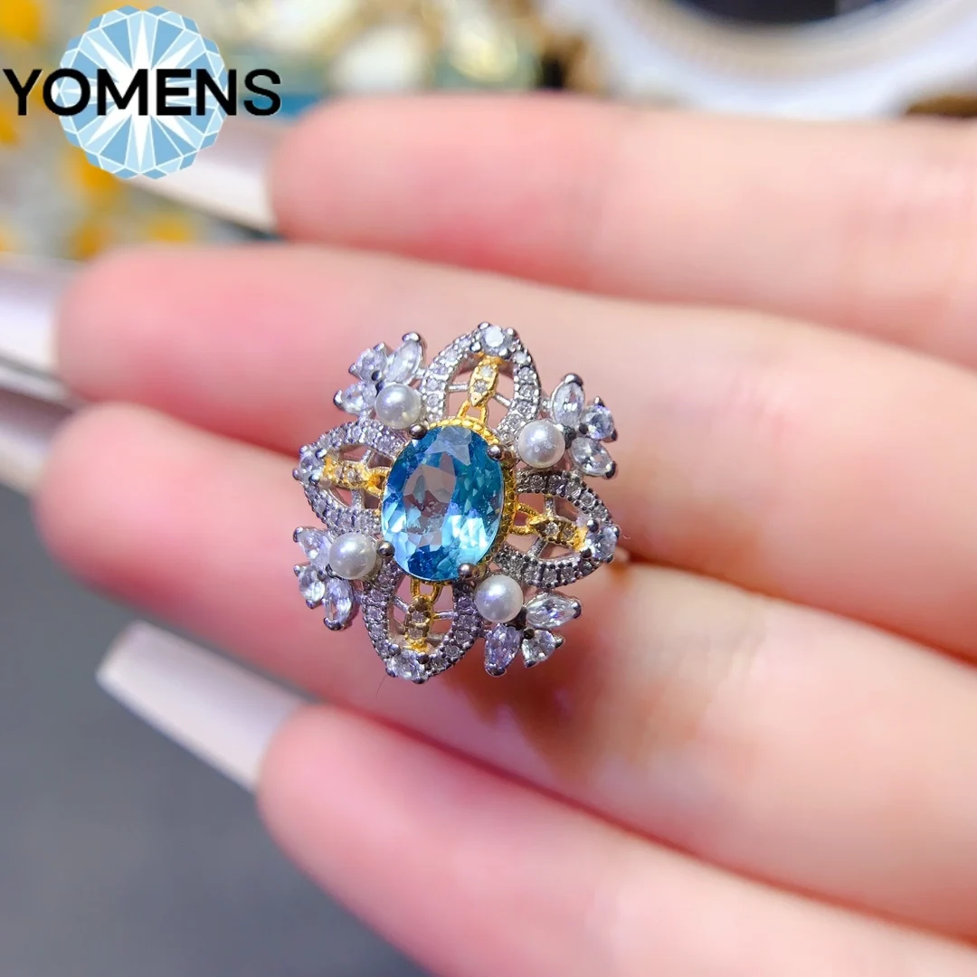 Женское кольцо из серебра 925 пробы с топазом