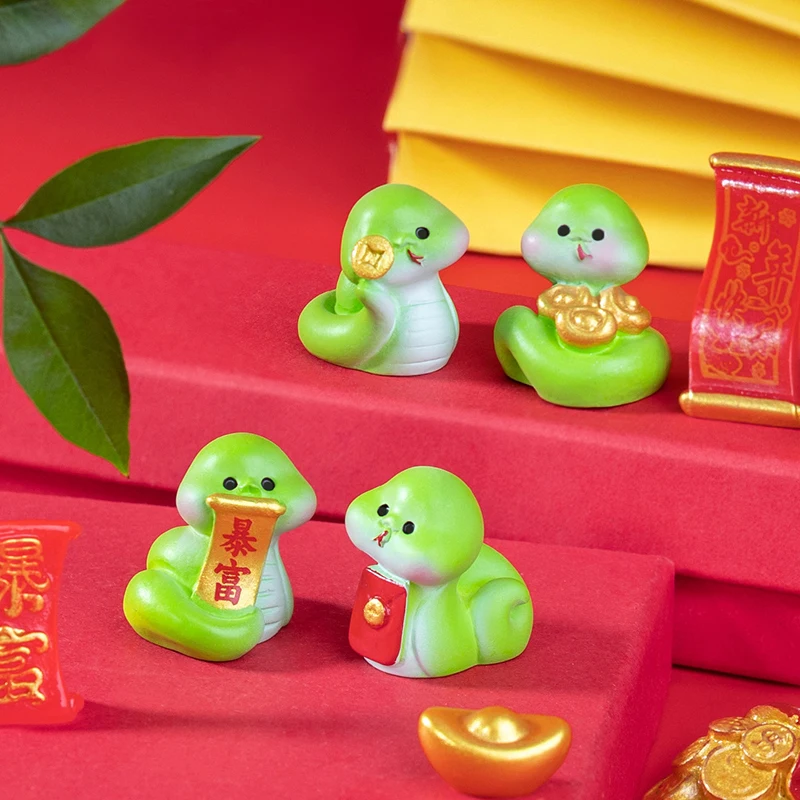 Фигурка змеи на удачу 2025 год |