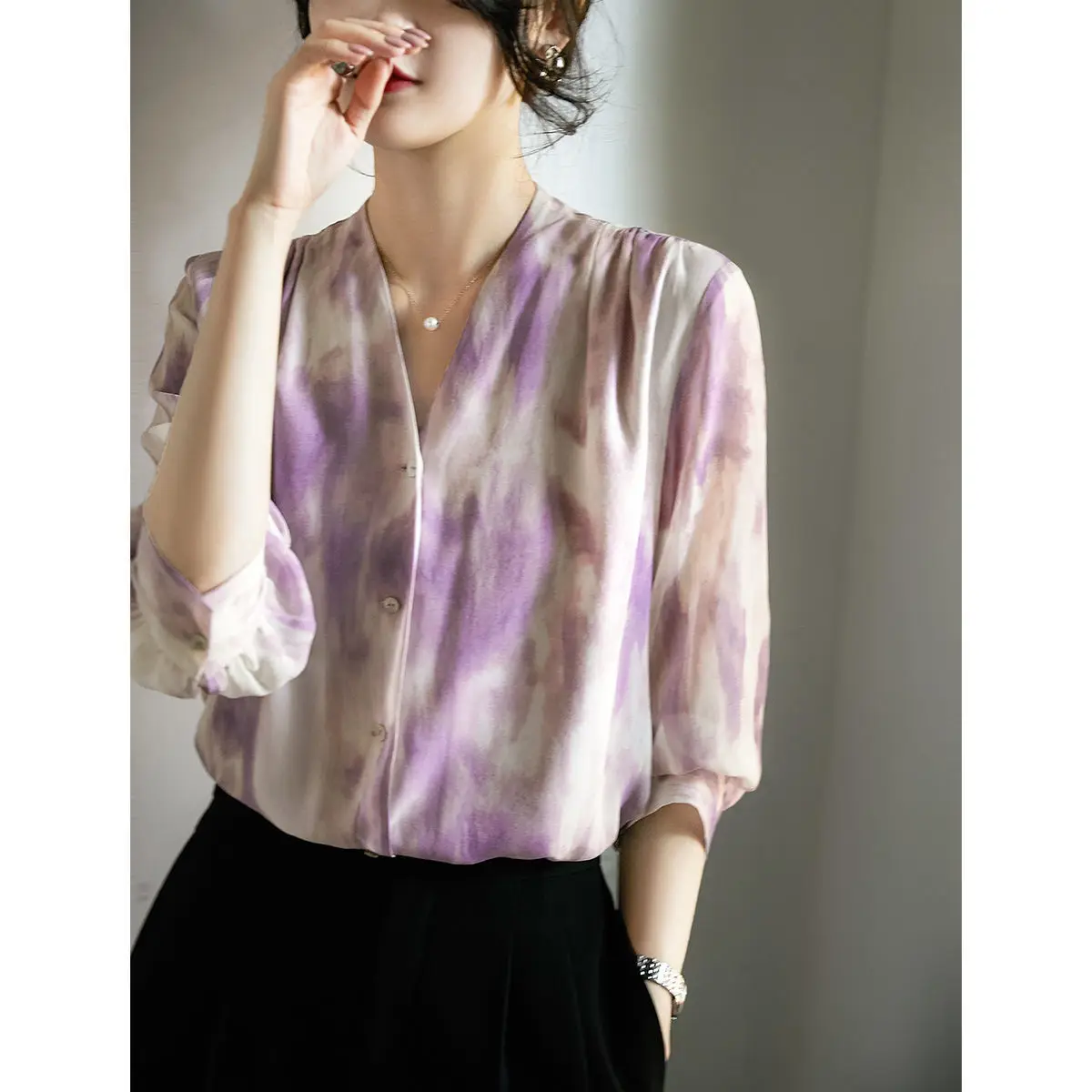 

2023 New Spring Temperament Tie Dye Chiffon V-neck Short Sleeve Blouse Ladies Fashionable Buttons Shirts Women Clothing Top Tee