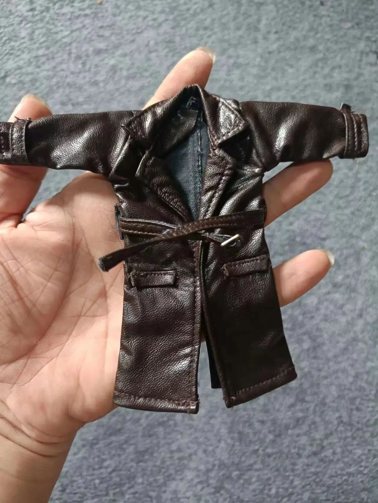 

Dark brown 1/12 Scale Sodier Wired Faux Leather Trench Coat Model for 6" Figure