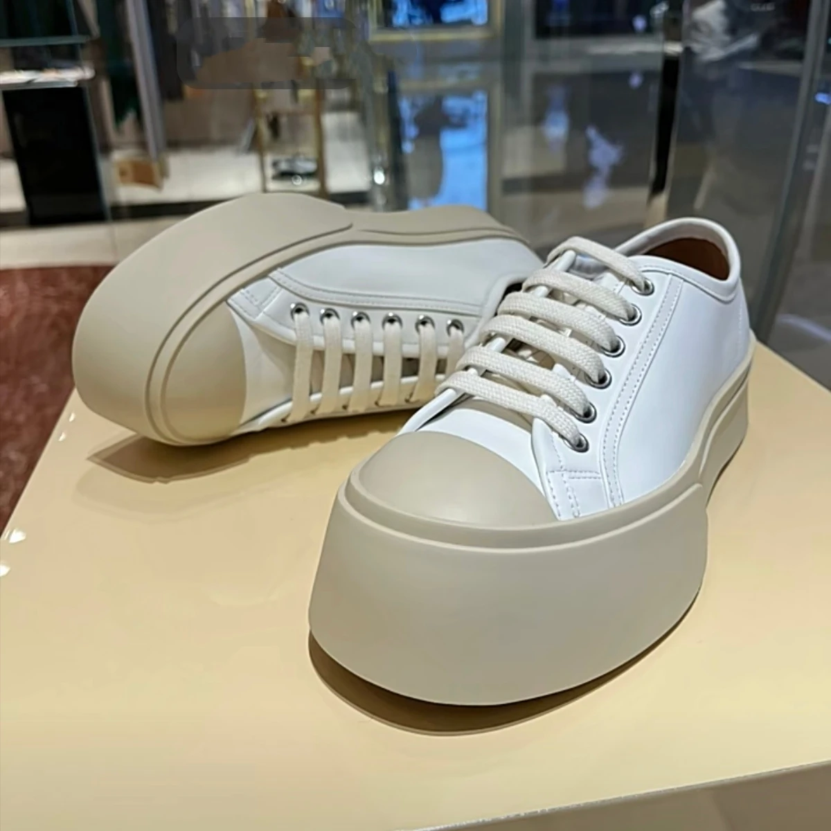 Big Head Thick Sole Shoes Men's and Women's Same Flat Bottom Bottom Increase Leisure Sports Line Lace -up Big Size Shoes