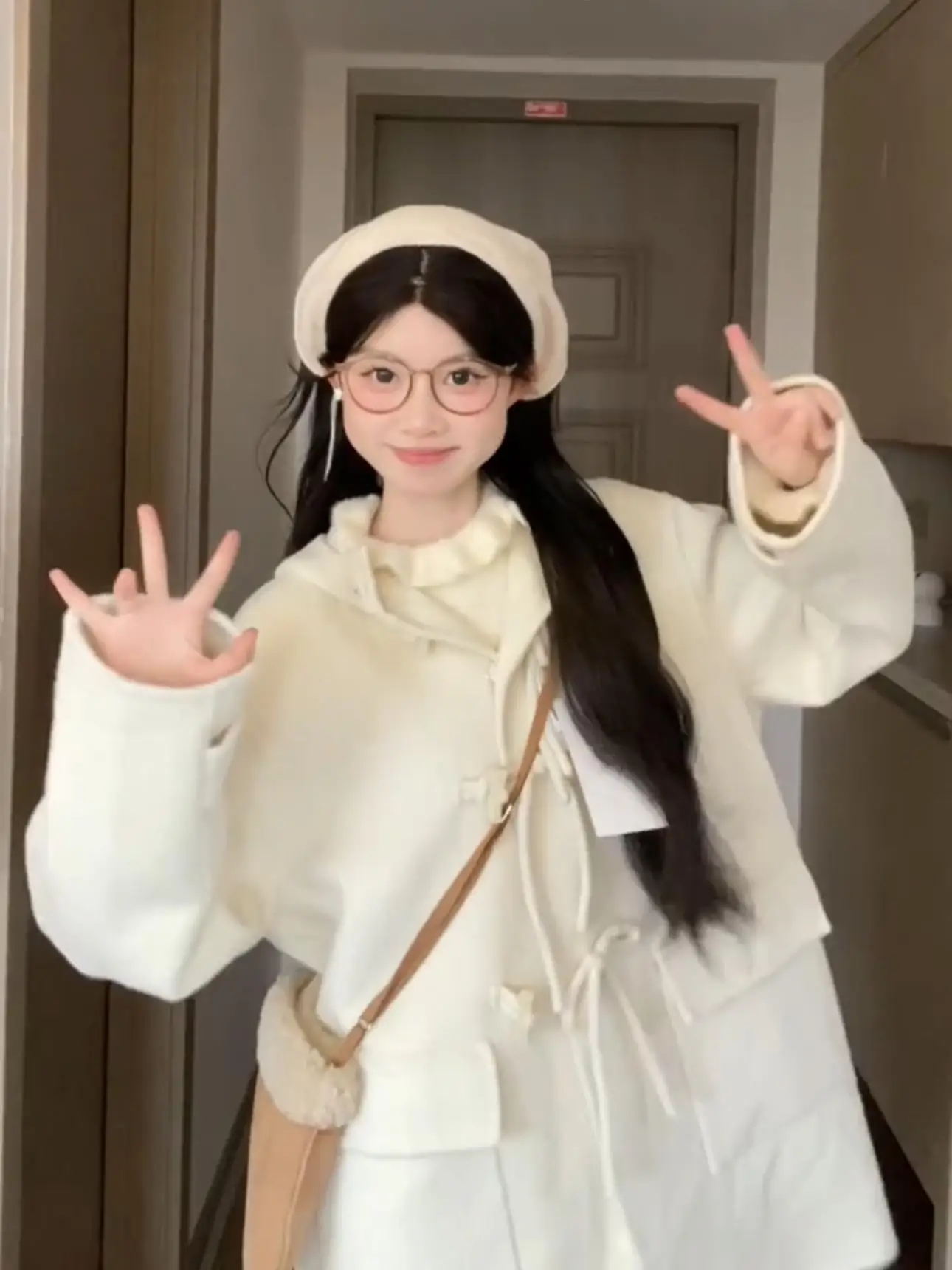 Creamy-white Mid-Length Small Woolen Jacket Women Preppy Autumn and Winter New Korean Series Horn Buckle Hood Coat