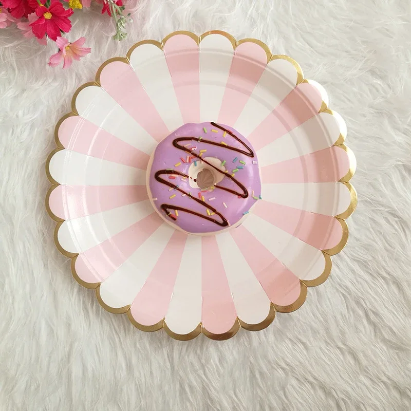 

Одноразовые тарелки FYIKLL бронзовые полосатые 8 шт.