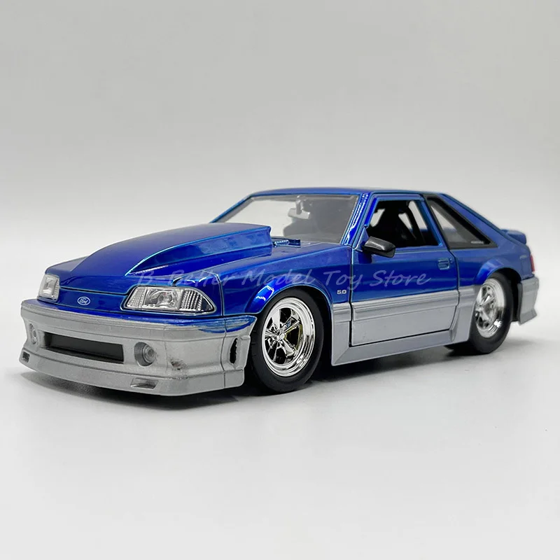 

Jada 1:24 Diecast Car Model Toy 1989 Mustang GT Vehicle Replica Collector Edition