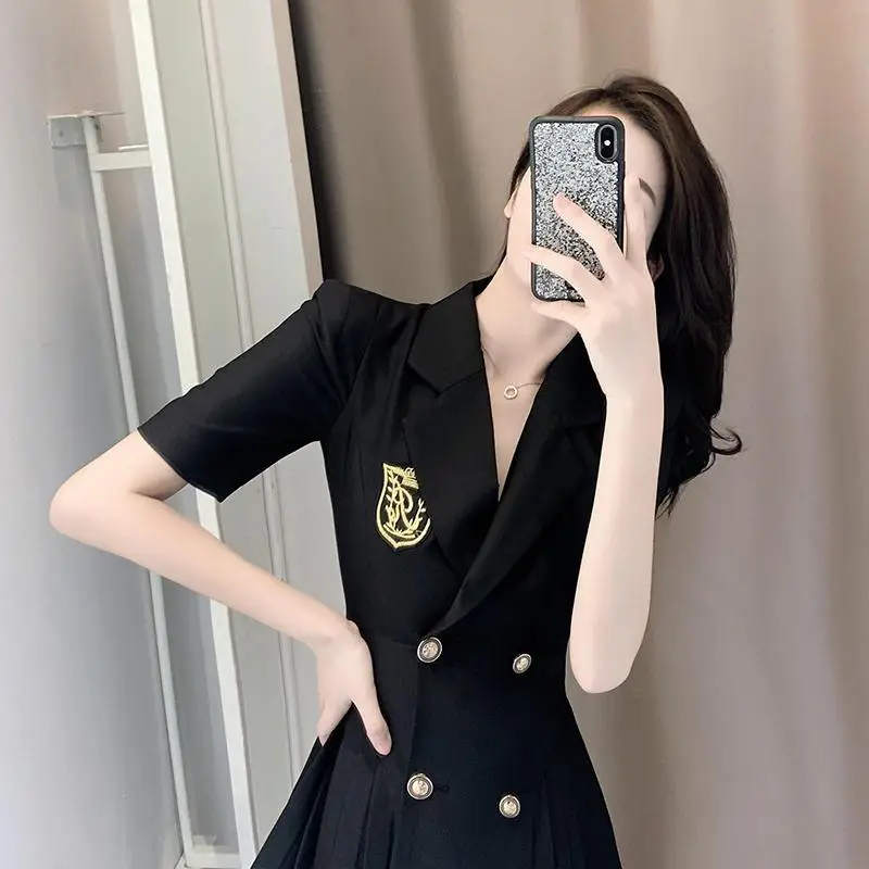 2023 New Fashion Slim Fit Fashion Design Sense Women's Summer Style Waist Wrapped 100 Pleated Suit Dress