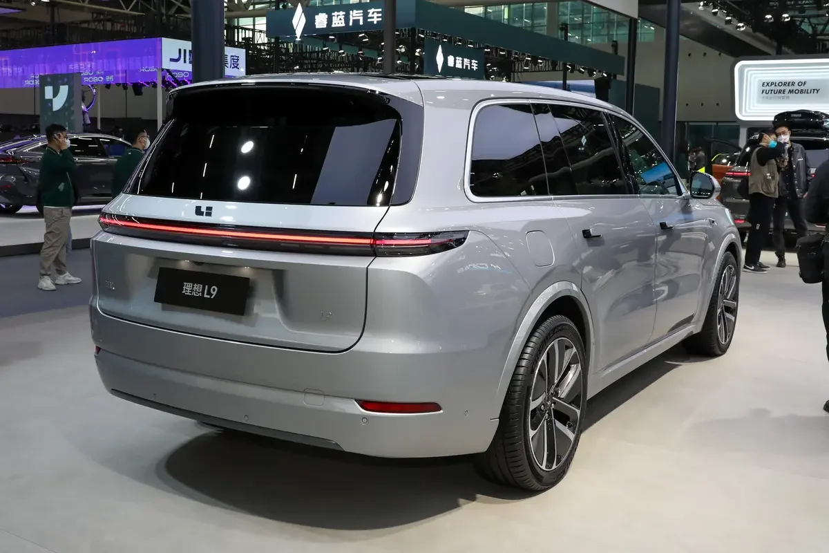 Новые энергетические транспортные средства 4-колесный электромобиль