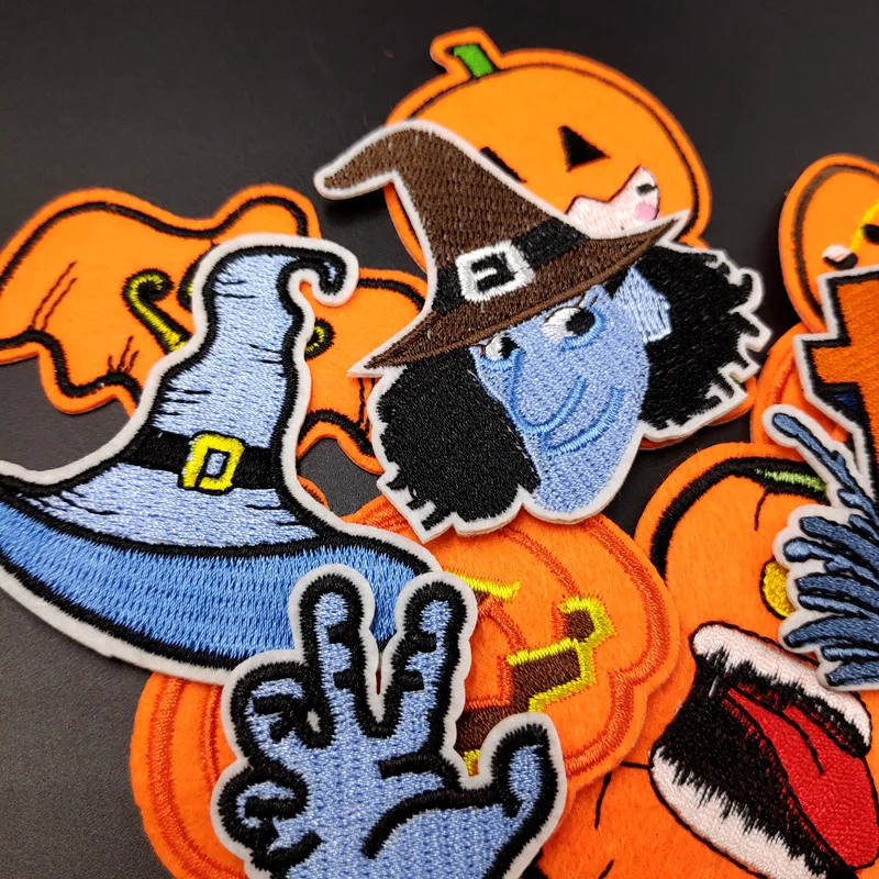 Нашивки с вышивкой в виде метлы на Хэллоуин |